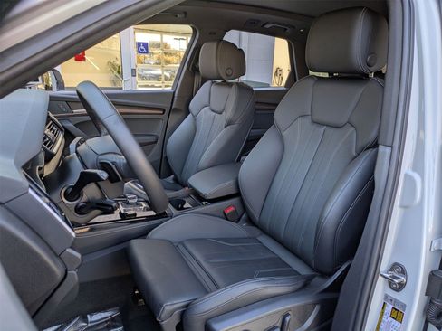 Used 2024 Audi Q5 e Premium Plus image 30