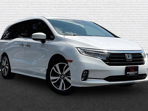 Used 2023 Honda Odyssey Touring image 3