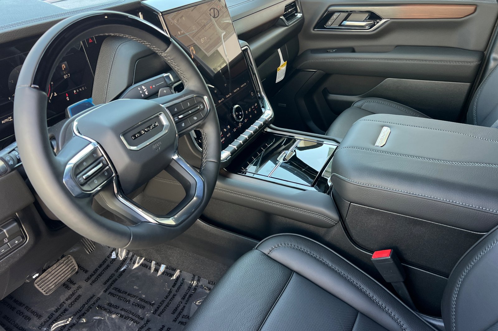 New 2026 GMC Yukon Denali w/ Denali Reserve Package AWD/4WD image 8