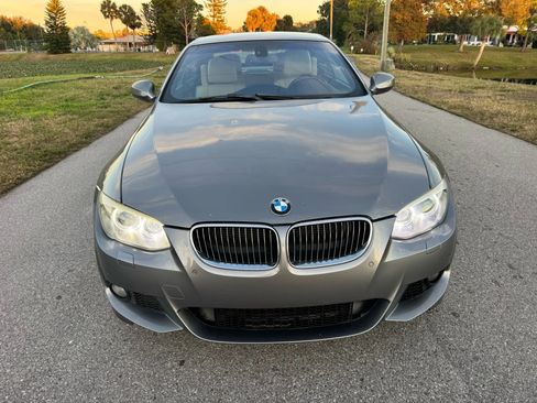 Used 2011 BMW 335i Convertible image 11