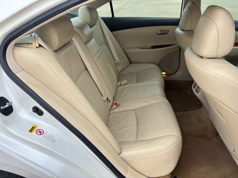 Used 2010 Lexus ES 350 image 9