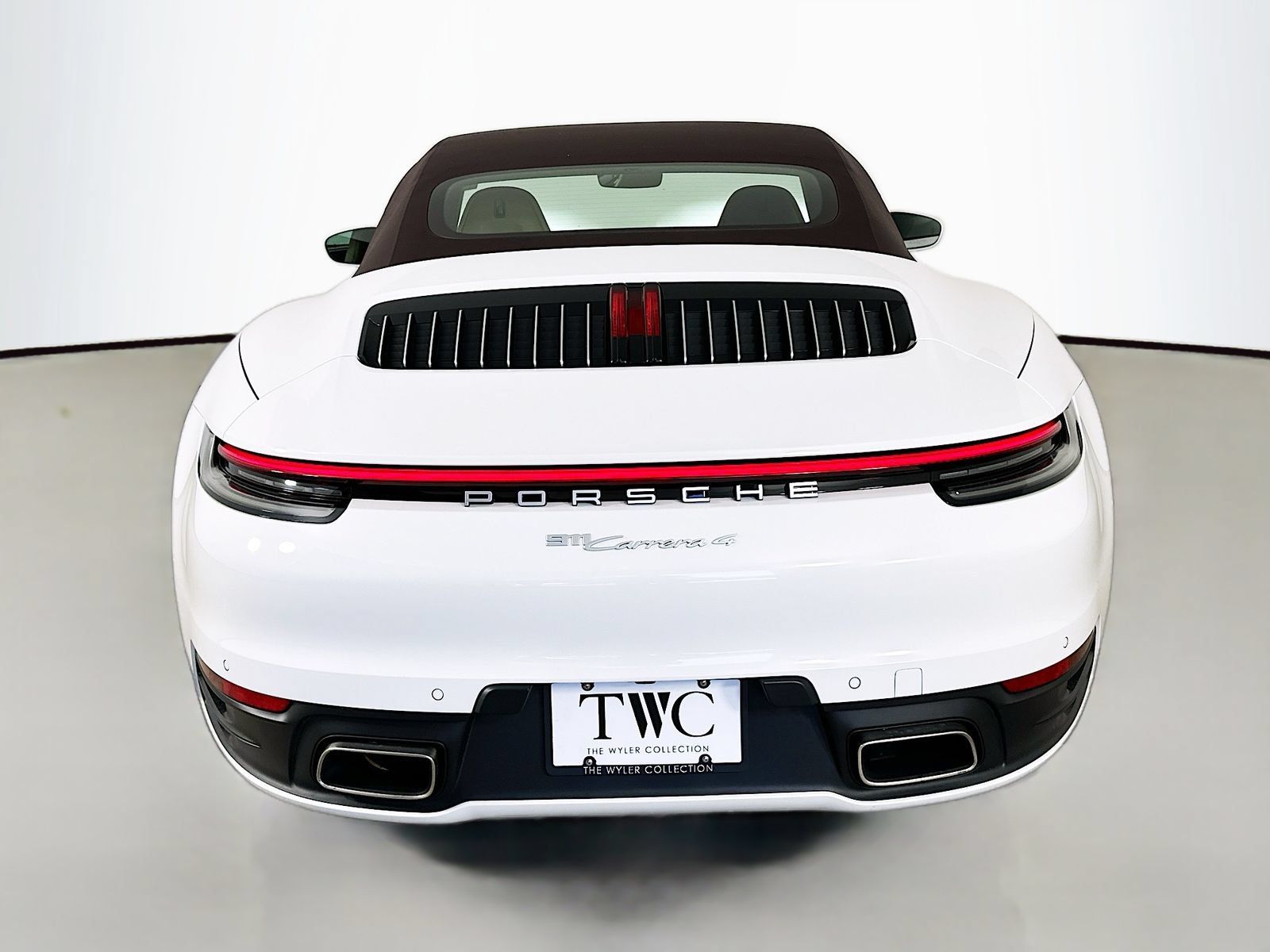 Used 2024 Porsche 911 Carrera RWD image 6