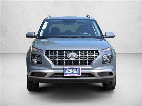 Used 2026 Hyundai Venue SEL FWD image 2