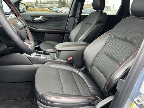 Used 2025 Ford Escape ST-Line Select w/ Class II Trailer Tow Package image 13