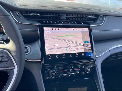 New 2024 Jeep Grand Cherokee L Limited image 26