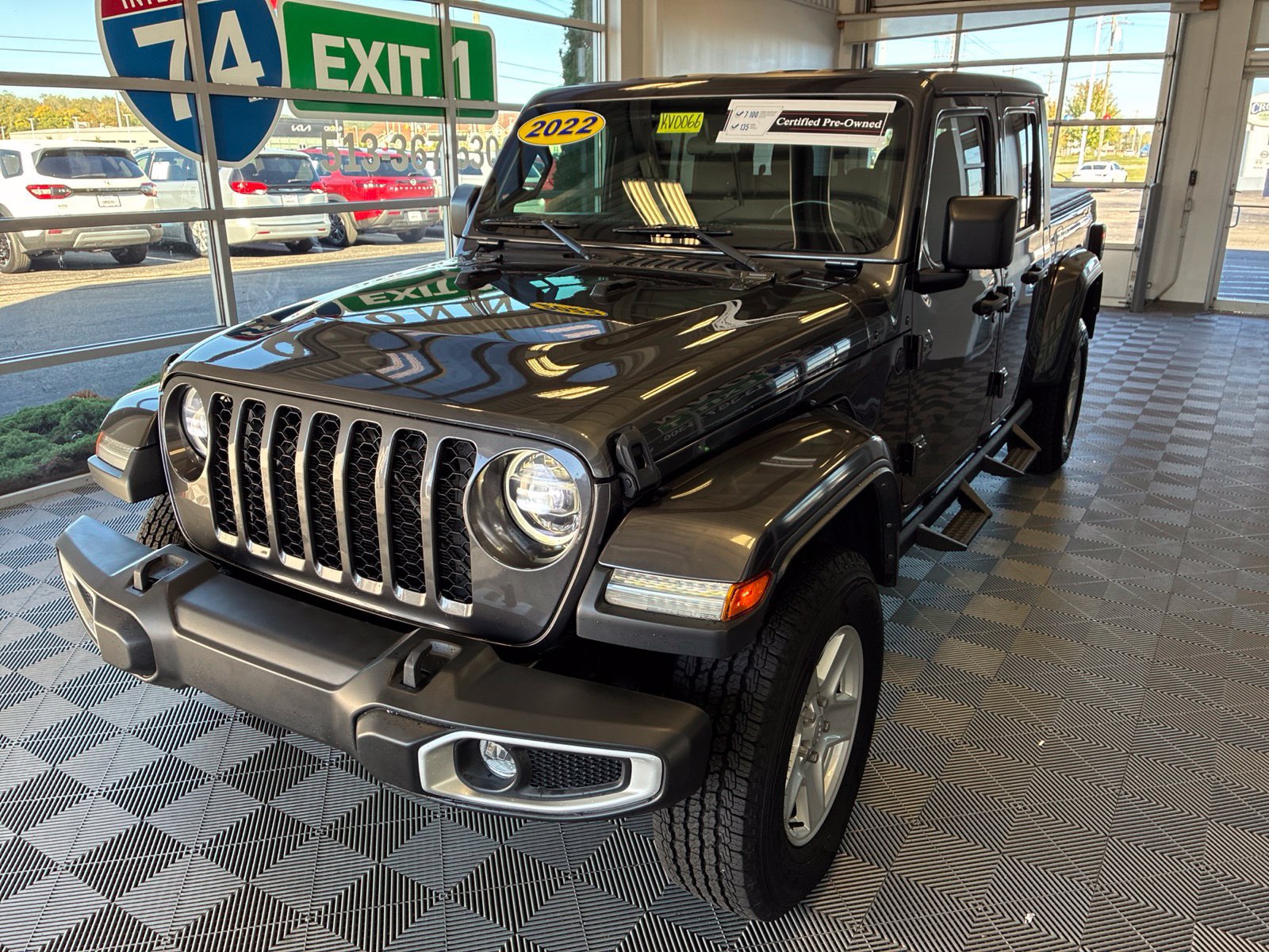 Used 2022 Jeep Gladiator Sport AWD/4WD image 3