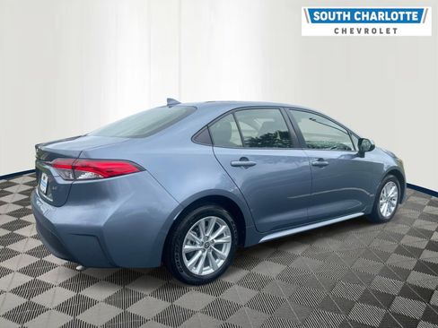 Used 2023 Toyota Corolla LE w/ LE Premium Package FWD image 4