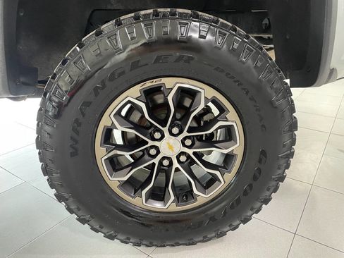 Used 2018 Chevrolet Colorado ZR2 image 12