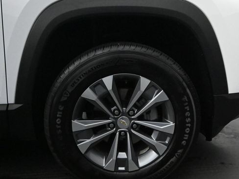 Certified 2026 Chevrolet Equinox LT FWD image 11