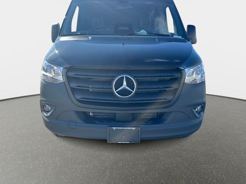 Used 2025 Mercedes-Benz Sprinter 3500 image 6