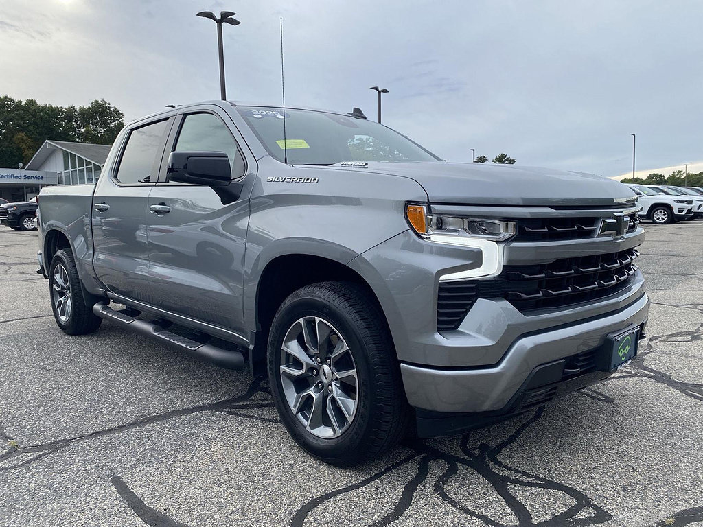 Certified 2025 Chevrolet Silverado 1500 RST AWD/4WD image 3