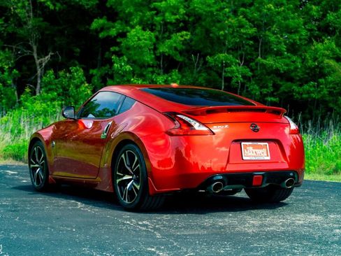 Used 2020 Nissan 370Z Touring Sport RWD image 9