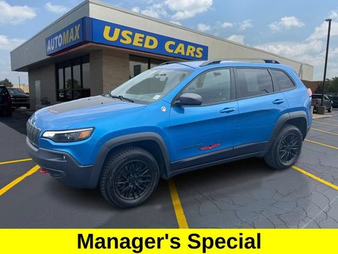 Used 2019 Jeep Cherokee Trailhawk w/ Cold Weather Group AWD/4WD image 1