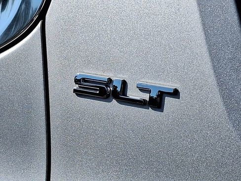 Used 2017 GMC Acadia SLT FWD image 27