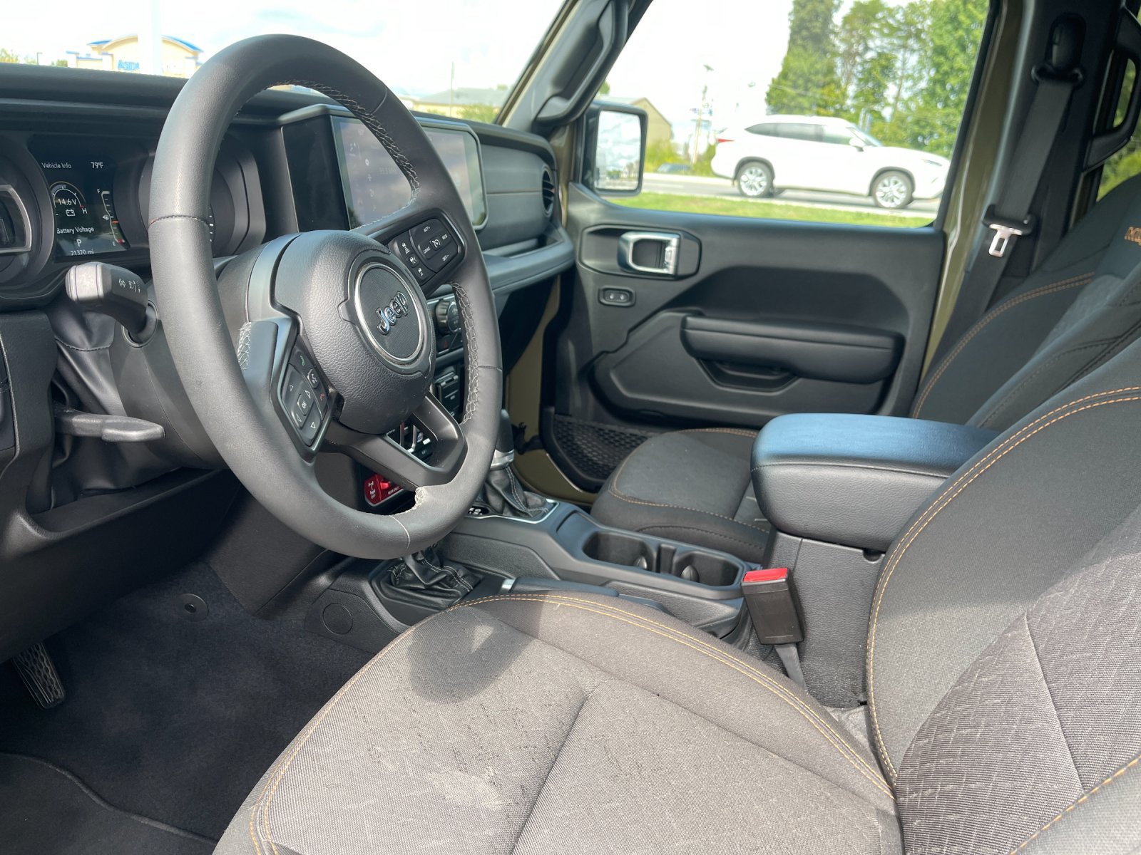 Used 2026 Jeep Gladiator Mojave AWD/4WD image 10