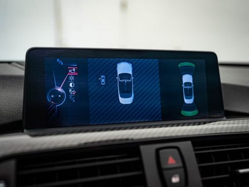 Used 2015 BMW M4 Convertible image 33