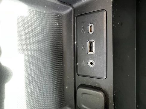 Used 2023 GMC Terrain SLE FWD image 20