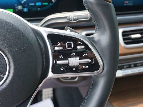 Certified 2023 Mercedes-Benz GLS 580 4MATIC image 28