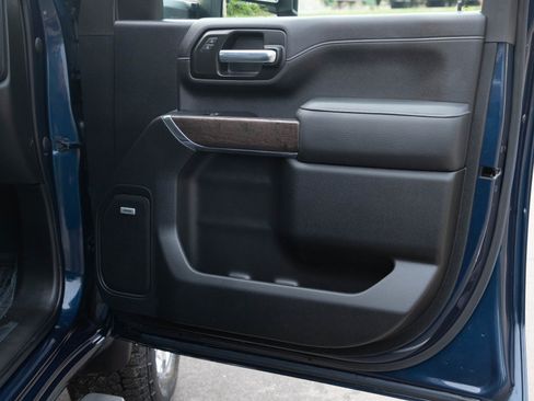 Used 2022 GMC Sierra 3500 Denali AWD/4WD image 9