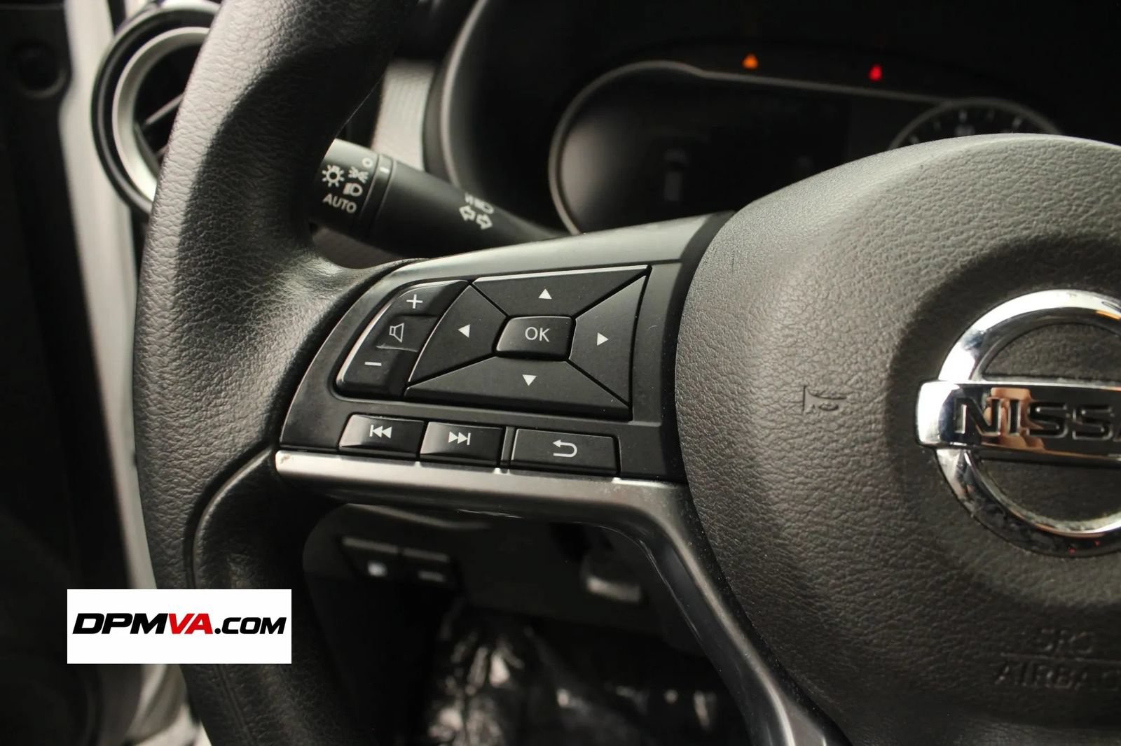 Used 2018 Nissan Kicks SV FWD image 26