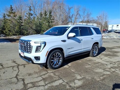 Used 2026 GMC Yukon Denali w/ Denali Reserve Package image 8