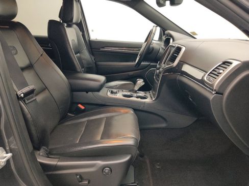 Used 2018 Jeep Grand Cherokee Overland AWD/4WD image 21
