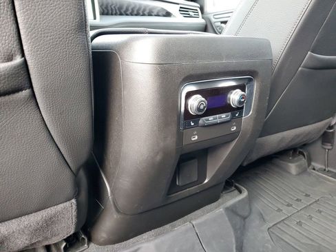 Used 2024 GMC Yukon Denali image 33