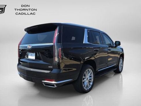 Used 2024 Cadillac Escalade Premium Luxury AWD/4WD image 5
