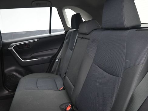 Used 2019 Toyota RAV4 LE image 17