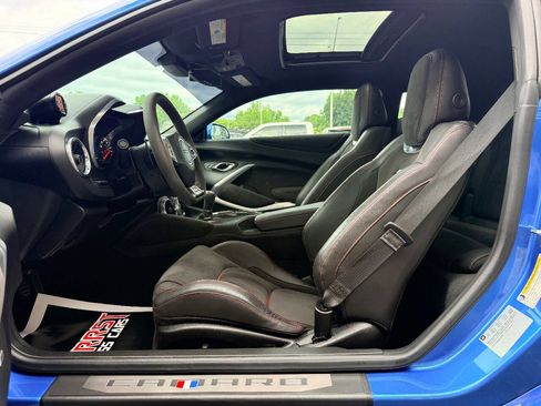 Used 2018 Chevrolet Camaro ZL1 RWD image 20