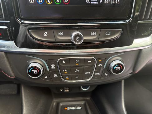 Used 2023 Chevrolet Traverse RS AWD/4WD image 29