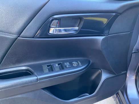 Used 2015 Honda Accord Sport image 17