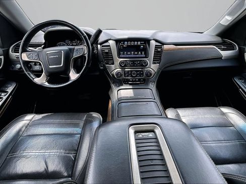 Used 2020 GMC Yukon Denali w/ Denali Ultimate Black Edition AWD/4WD image 17