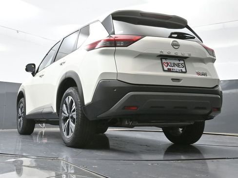 Used 2023 Nissan Rogue SV image 53