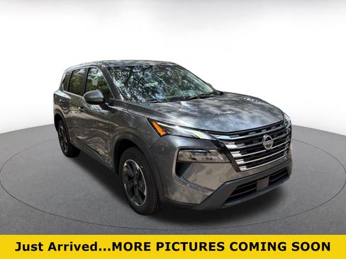 Used 2025 Nissan Rogue SV AWD/4WD image 1
