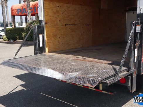 Used 2018 Ford E-350 and Econoline 350 Super Duty image 10