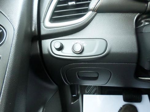 Used 2019 Chevrolet Trax LT w/ LT Convenience Package image 22