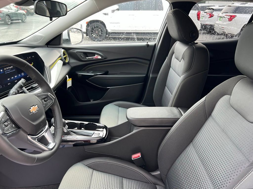 New 2026 Chevrolet Trax LT w/ Driver Confidence Package FWD image 10