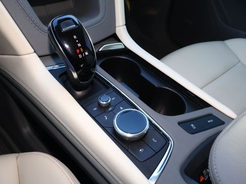 Used 2024 Cadillac XT6 Premium Luxury w/ Technology Package image 24