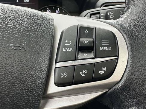 Used 2023 Ford Explorer XLT w/ Equipment Group 202A AWD/4WD image 17