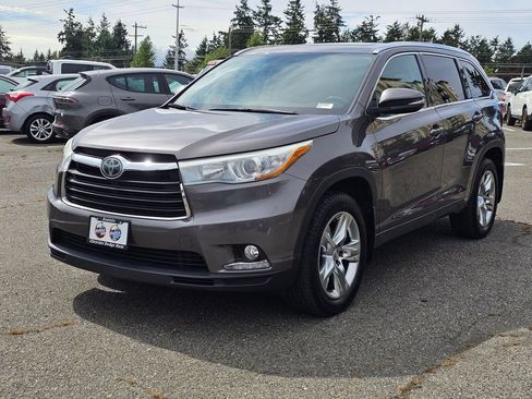 Used 2015 Toyota Highlander Limited Platinum AWD/4WD image 3