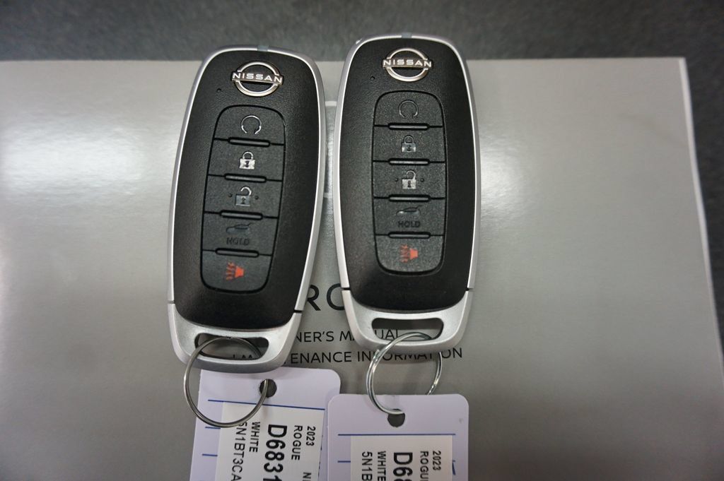 Used 2023 Nissan Rogue SL w/ SL Premium Package FWD image 18