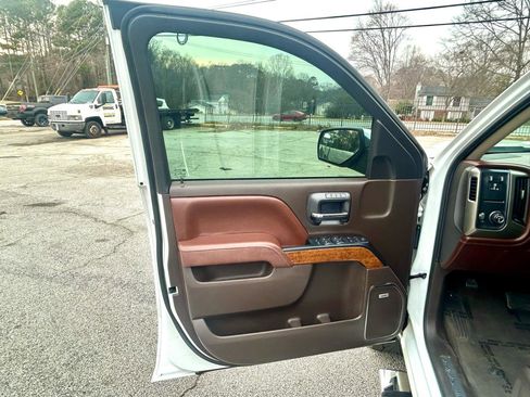 Used 2017 Chevrolet Silverado 1500 High Country image 11