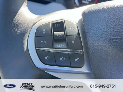 New 2026 Ford Explorer Active RWD image 28