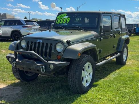 Used 2009 Jeep Wrangler Unlimited Sahara AWD/4WD image 2