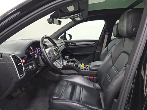 Used 2023 Porsche Cayenne Platinum Edition AWD/4WD image 10