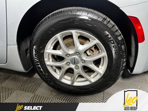 Used 2023 Chrysler Pacifica Touring-L FWD image 24