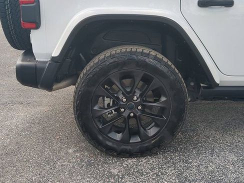 Used 2025 Jeep Wrangler Unlimited Sahara image 10