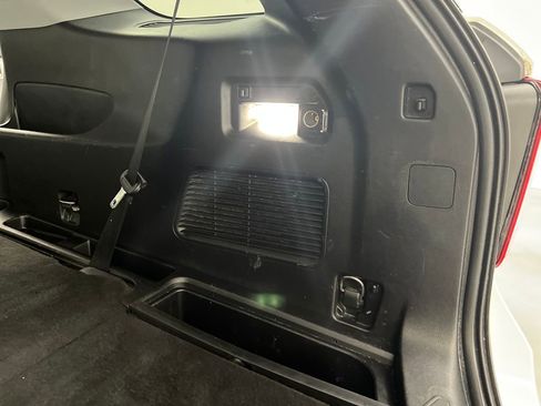 Used 2021 Ford Explorer XLT w/ Equipment Group 202A image 38