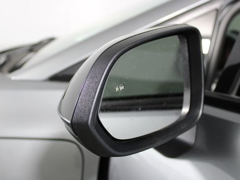 Used 2024 Chevrolet Equinox EV RS image 43